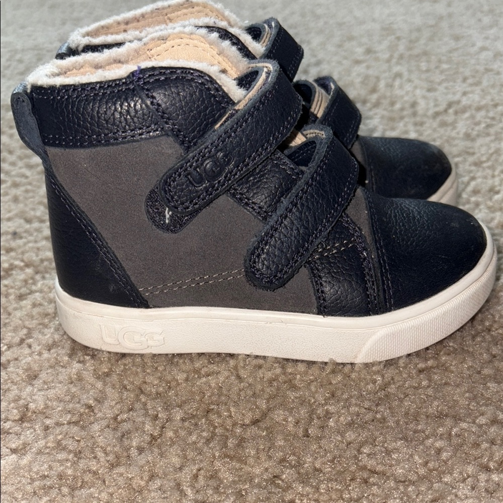 UGG Kids Navy and Gray Velcro High-Top Boots with Cream Lining